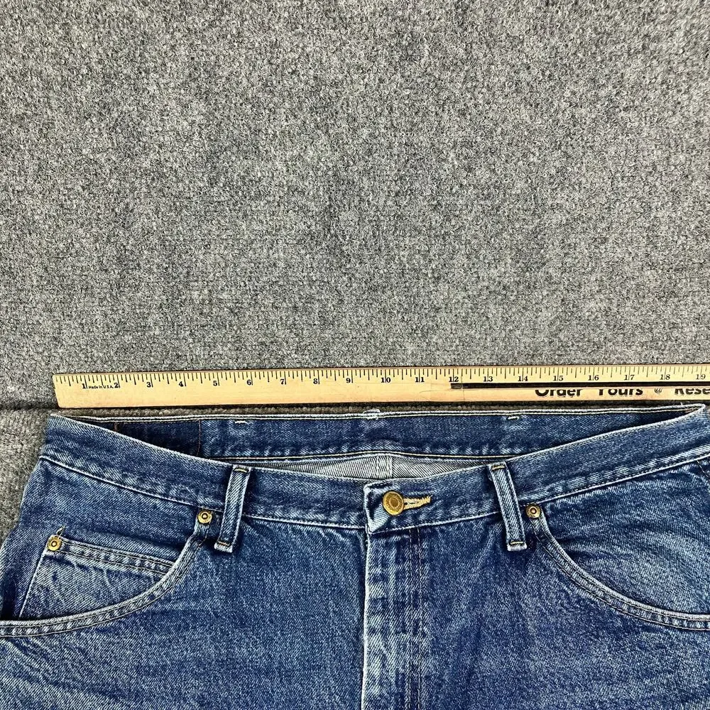 Wrangler Jeans Mens 38x32 Blue Regular‎ Fit Cotton Distressed Denim Whiskers